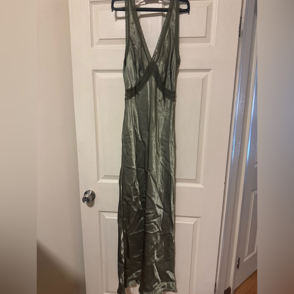 VRG girl dress never worn